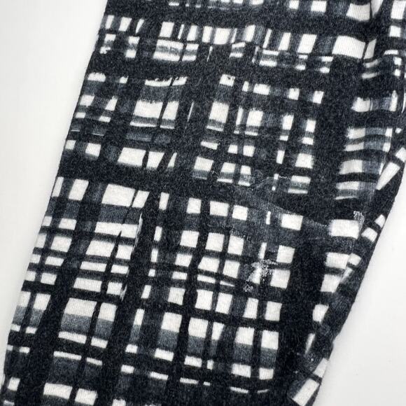 Noe & Zoe Black & White Leggings - Picture 3 of 7